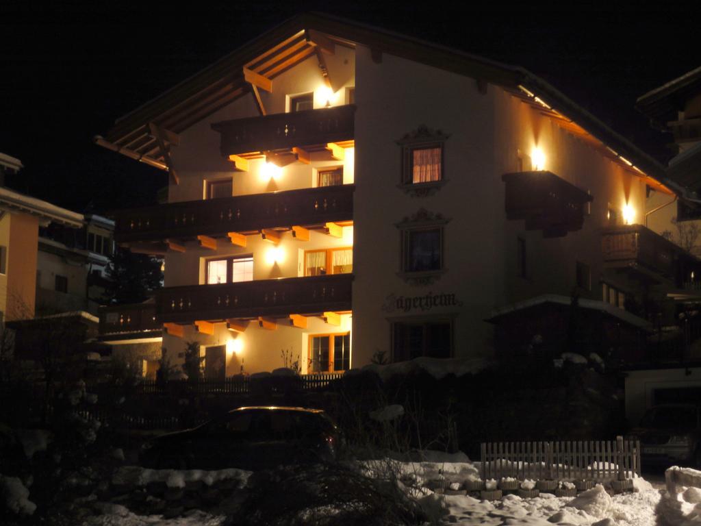 Hotel Garni Jaegerheim Serfaus Room photo